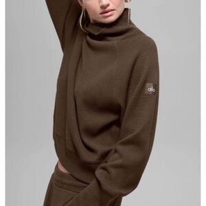 Alo top & bottom matching